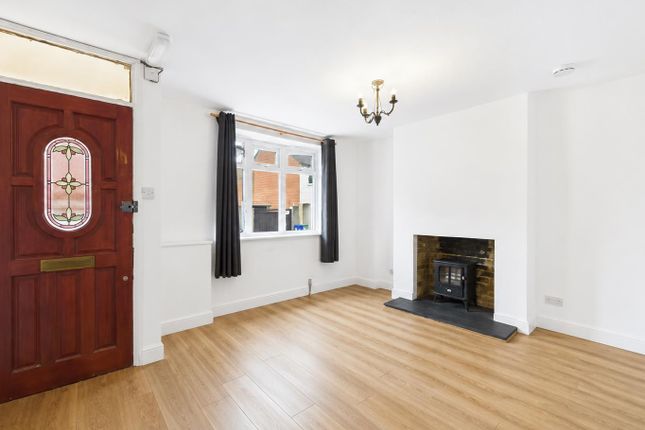 33, Wolseley Road, Aldershot photo 2