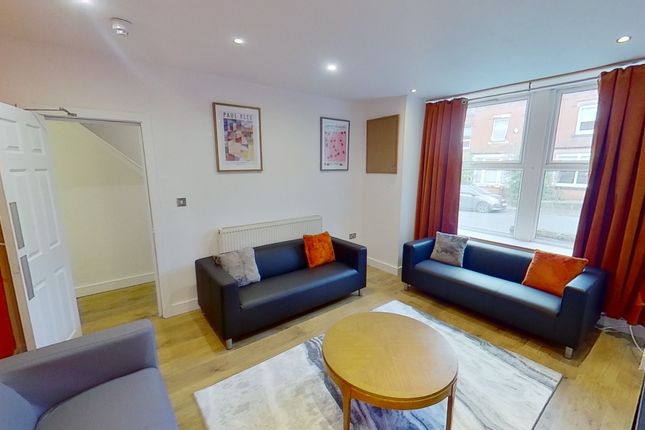 56 Headingley Avenue, Leeds photo 3