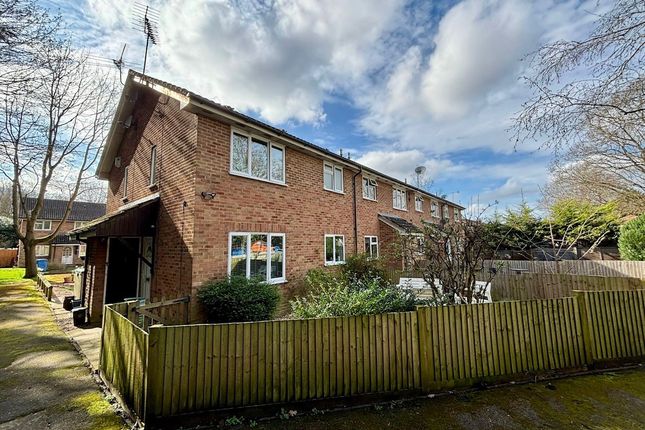 Thumbnail Semi-detached house to rent in Ashridge, Farnborough