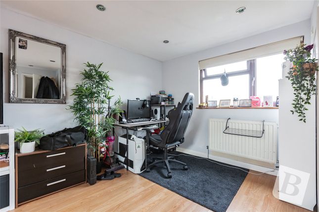 End terrace house for sale in Burnway, Hornchurch