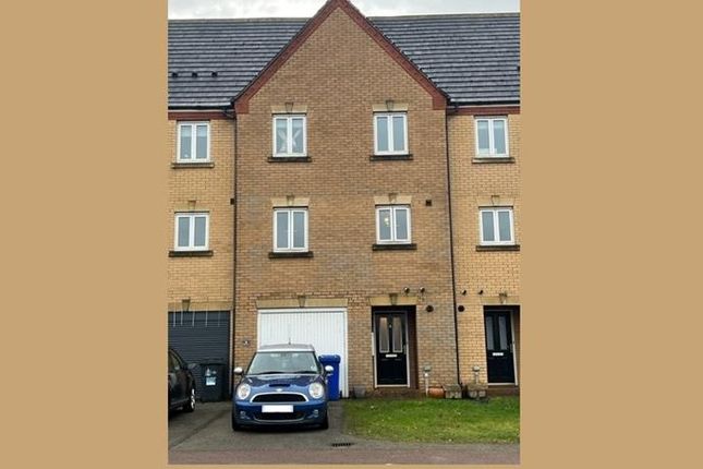 Thumbnail Town house to rent in Brook View, Grange Park