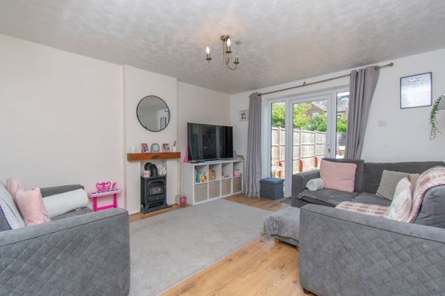 25, Heighton Crescent, Leicester photo 4