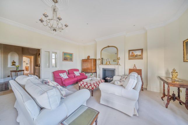 19 Stanmore Hall, Wood Lane, Stanmore photo 4