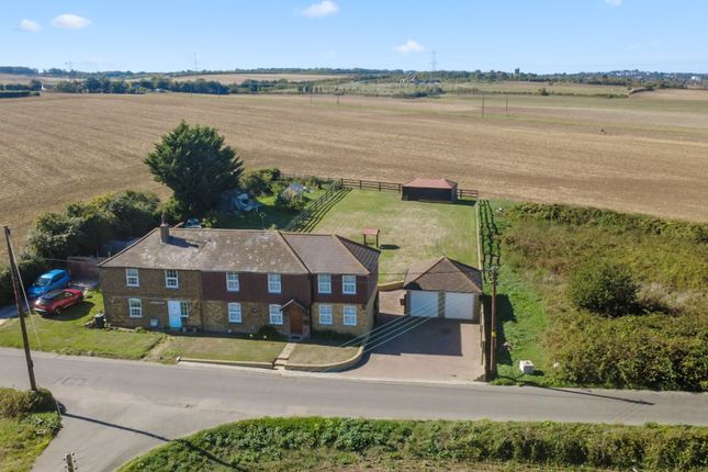 4 Chalk Farm Cottages, Green Farm Lane, Gravesend photo 2
