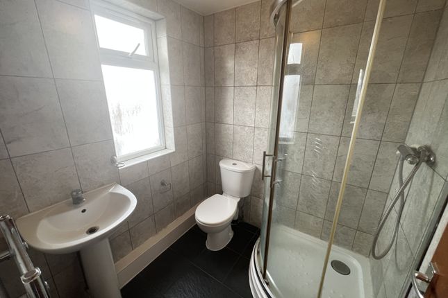 Flat 3, 4 Herbert Road, Southall photo 5