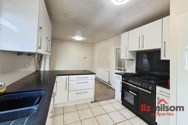 3, Warren Drive, Swadlincote photo 2