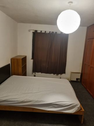 Thumbnail Room to rent in Burgos Grove, London