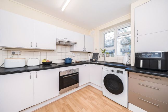 Flat 27, Tudor Court,, King Henrys Walk, London photo 3