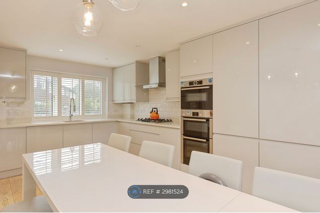Queens Drive, Sevenoaks photo 5