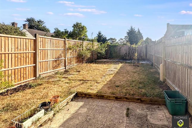 3, Marchant Close, Cheltenham photo 2