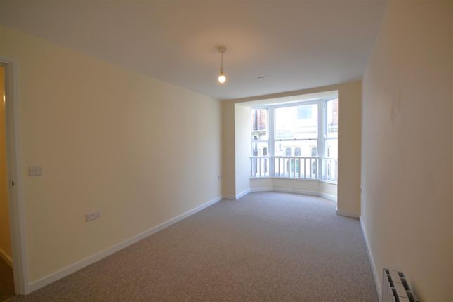 Flat to rent in High Street, Cardigan