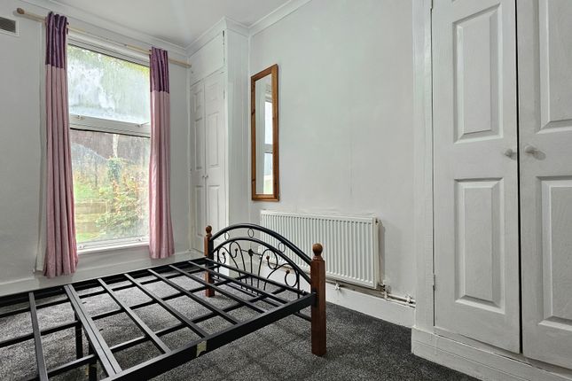 7, Greenhithe photo 3
