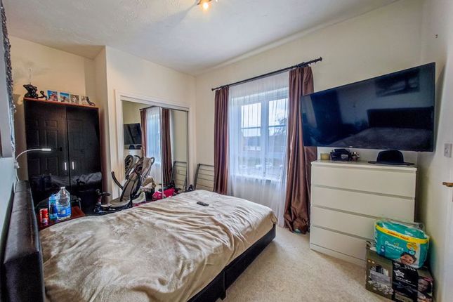 Flat to rent in Battery Road, West Thamesmead