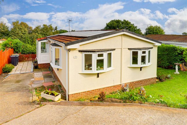 Mobile/park home for sale in Knightwood Drive, Killarney Park, Nottinghamshire