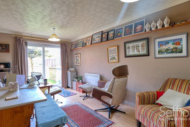 113 Laurel Court, Norwich photo 4