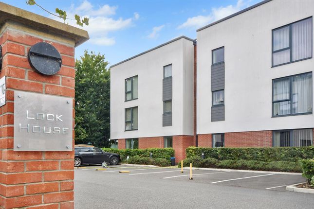 Thumbnail Flat for sale in Keeper Close, Taunton