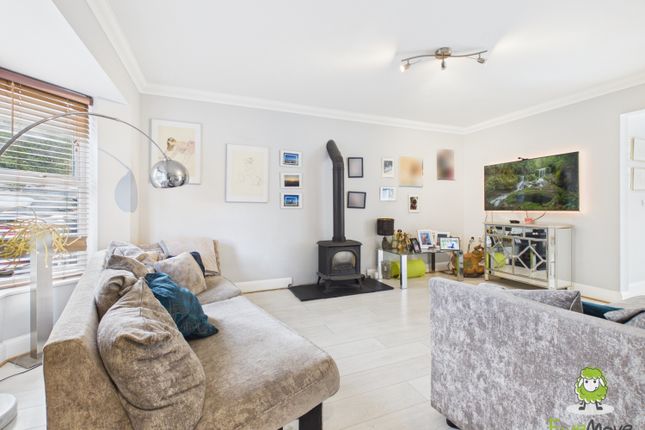 30, OTTERBOURNE WALK, HOOK photo 2