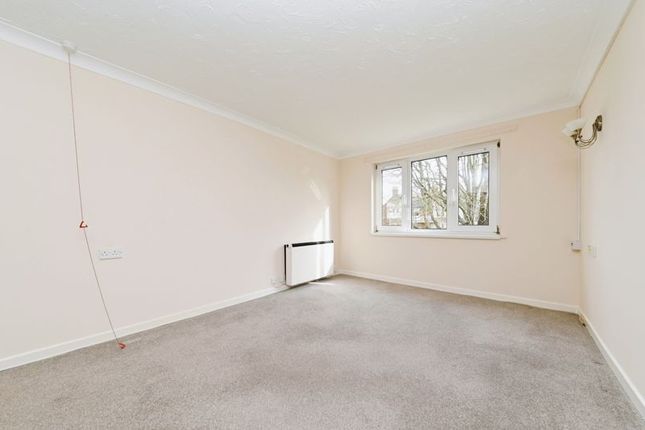 Thumbnail Flat for sale in Lyndhurst Court, Hunstanton