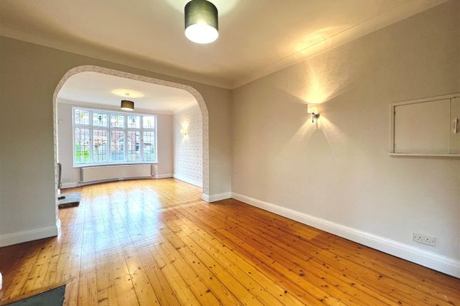 70, Brooklawn Drive, Didsbury photo 2