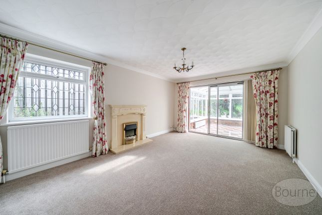 3, Byworth Close, Farnham photo 2