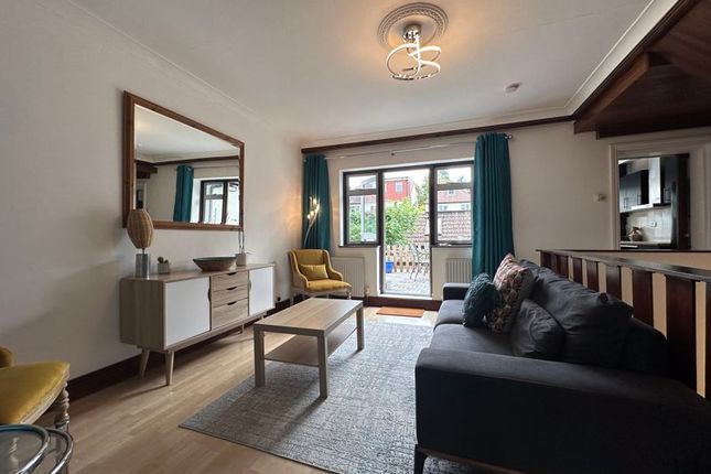 Thumbnail Maisonette to rent in First Avenue, London