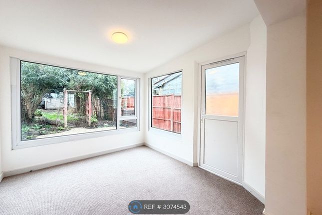 Cove Road, Farnborough photo 4