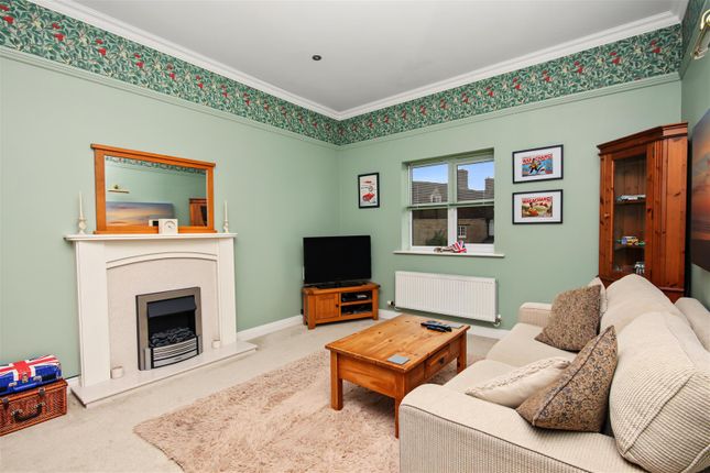 16, Walnut Tree Court, Rushden photo 3