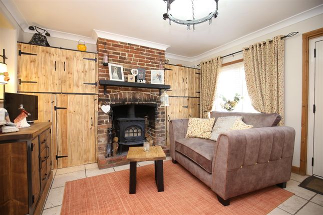 4 Gladwish Cottages, Headcorn Road, Maidstone photo 5