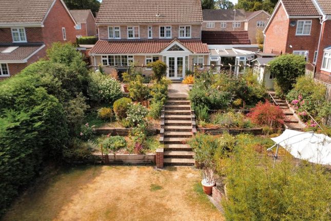 42, Conifer Crest, Newbury photo 2