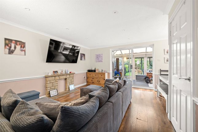 17, Fleet Close, Berkshire photo 3