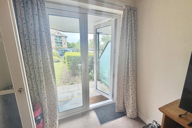 11, Swannery Court, Weymouth photo 4