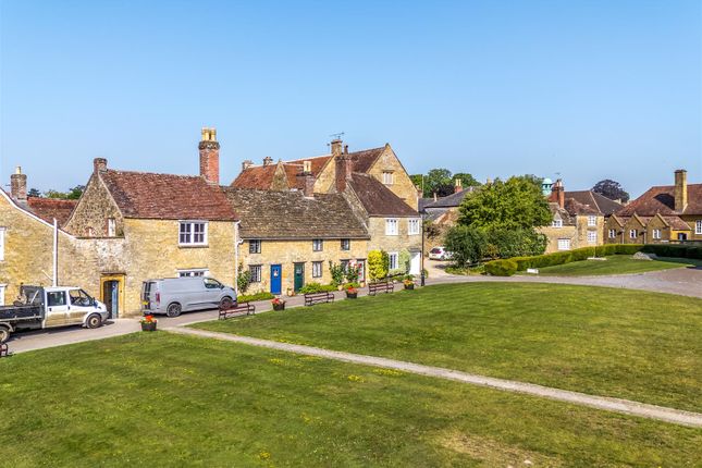 2, Abbey Close, Sherborne photo 2