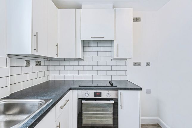 Top Floor Flat, 56, Northcourt Road, West Sussex photo 4