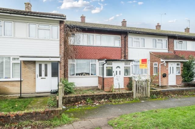 3-bed house on 108, Tamar Way, Slough, £435,000