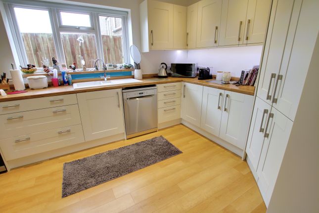 81, Burrowmoor Road, March photo 3