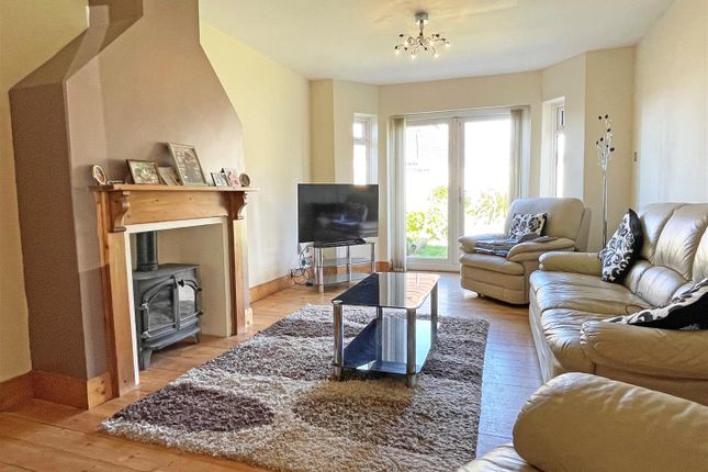 36, Larkfield Way, Brighton photo 4