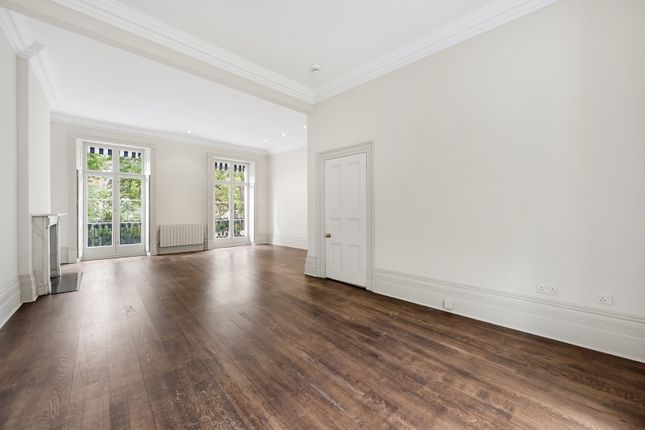 8, Pelham Crescent, London photo 2
