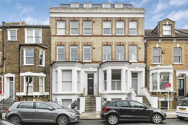 Flat 6, 3, Chivalry Road, London photo 3