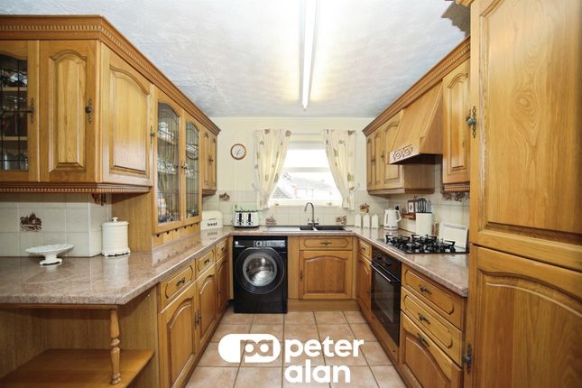 2, Springfield Court, Blackwood photo 3