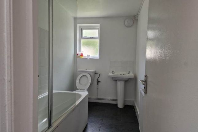 E Dulwich Grove, London photo 5
