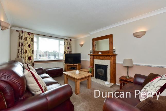 8, Penshurst Road, Potters Bar photo 2
