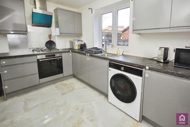 67, Bronte Avenue, Greater Manchester photo 4
