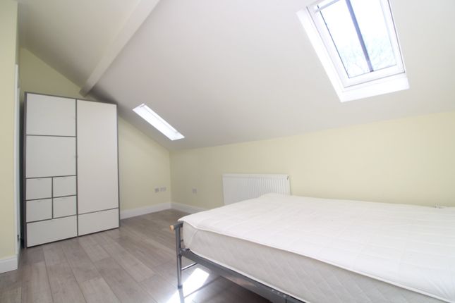Thumbnail Room to rent in West Grove, Roath, Cardiff