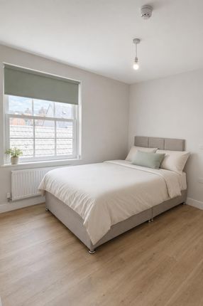 Room 4, 40a Sadler Gate, Derby photo 4