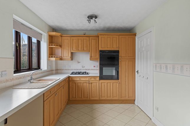 5 Charter Close, Boston photo 3