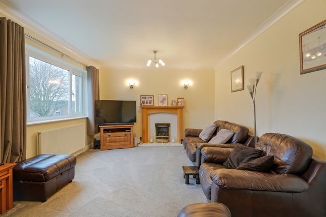 34, Eskdale Close, Dronfield photo 2