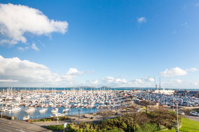 Flat to rent in Glategny Esplanade, St. Peter Port, Guernsey
