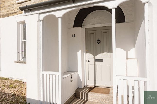 14, Trafalgar Row, Truro photo 4