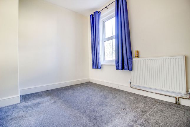 End terrace house to rent in Cricklade Road, Gorse Hill, Swindon