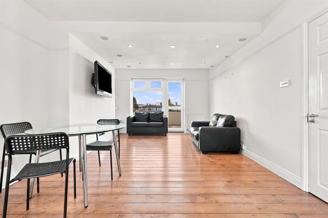 65, St. John's Court, Queens Drive, London photo 4